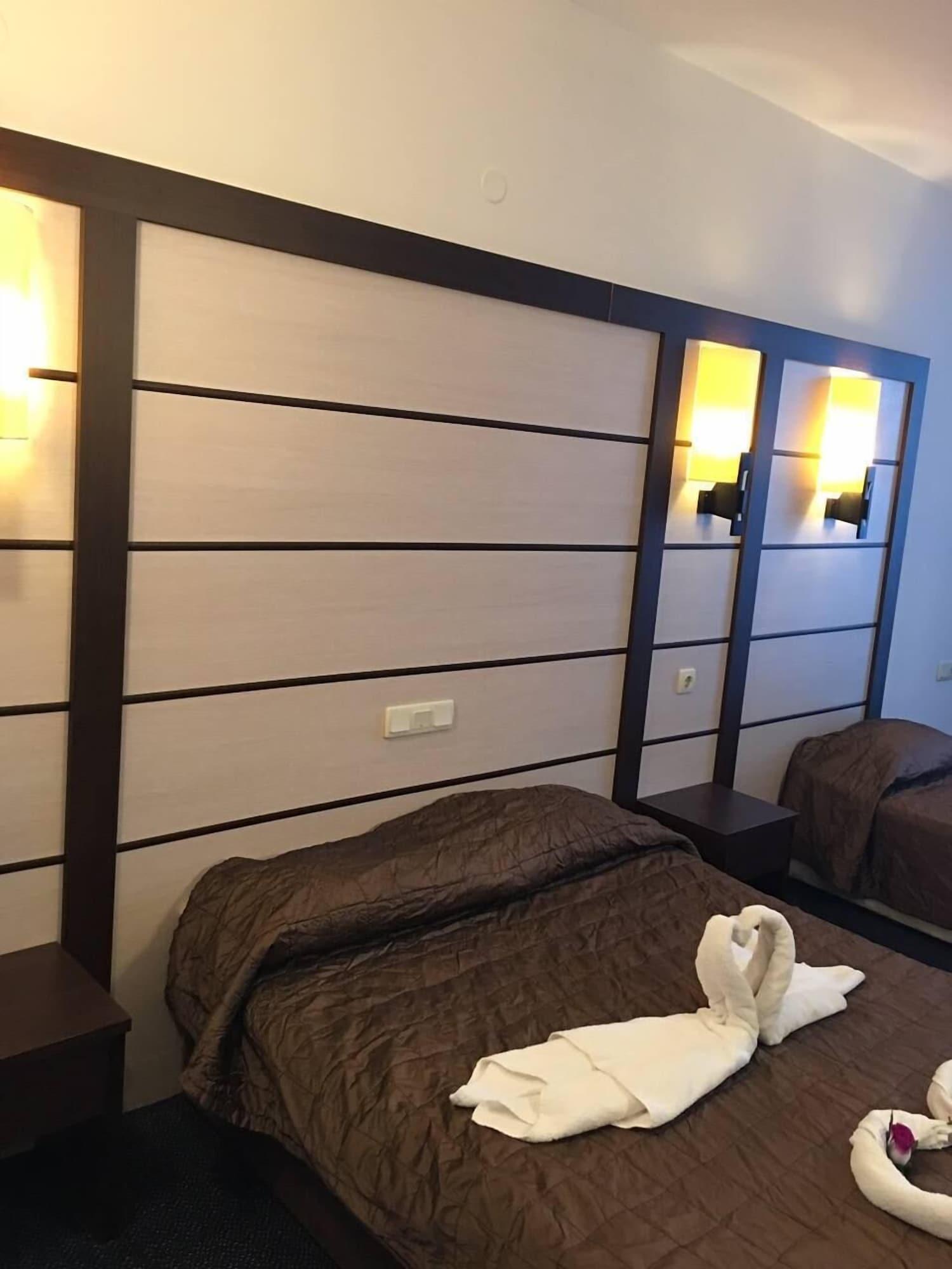 Sunny Bay Beach Hotel Поморие Экстерьер фото