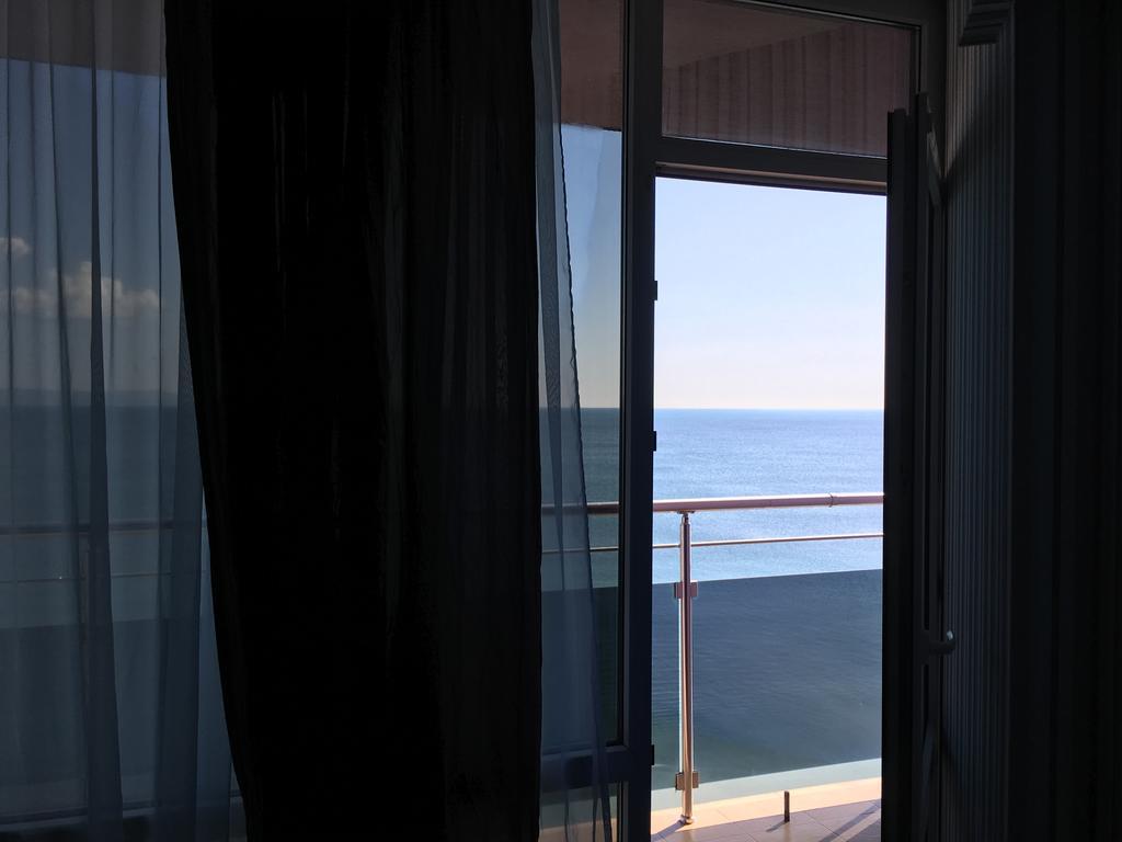 Sunny Bay Beach Hotel Поморие Экстерьер фото