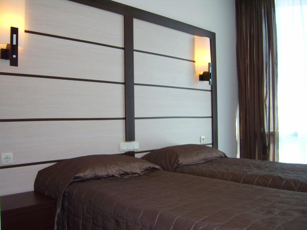 Sunny Bay Beach Hotel Поморие Экстерьер фото